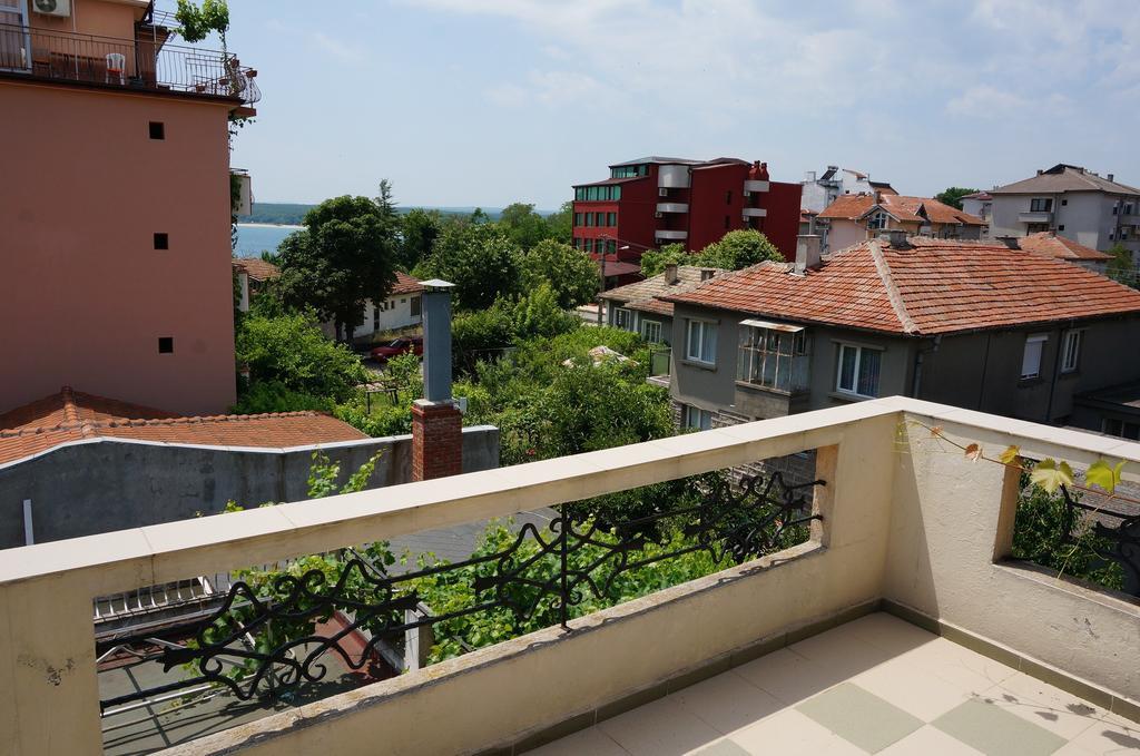 Lilia 2 Family Hotel Primorsko Bilik gambar