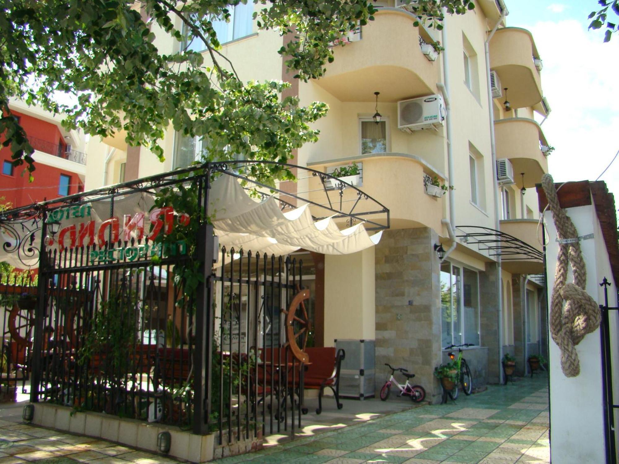 Lilia 2 Family Hotel Primorsko Luaran gambar